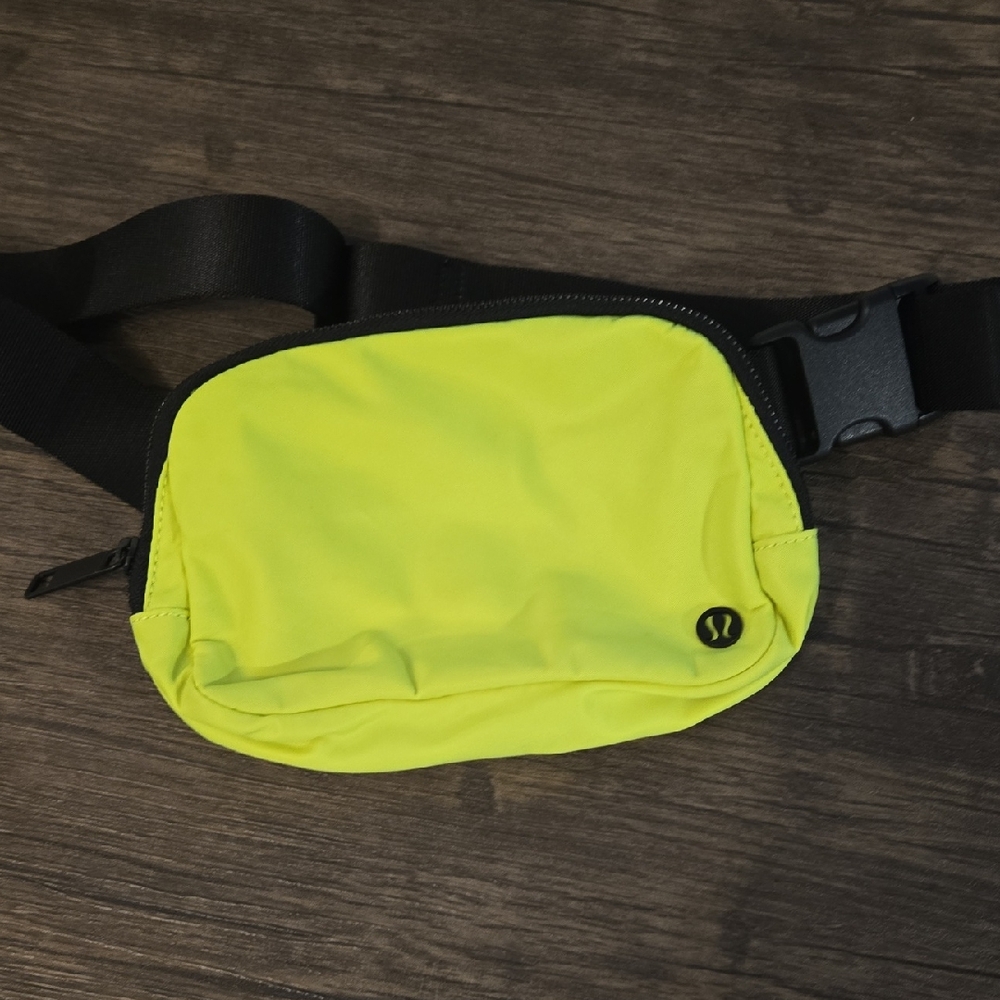 Lululemon Athletica Yellow Black Belt Bag Sleek Design